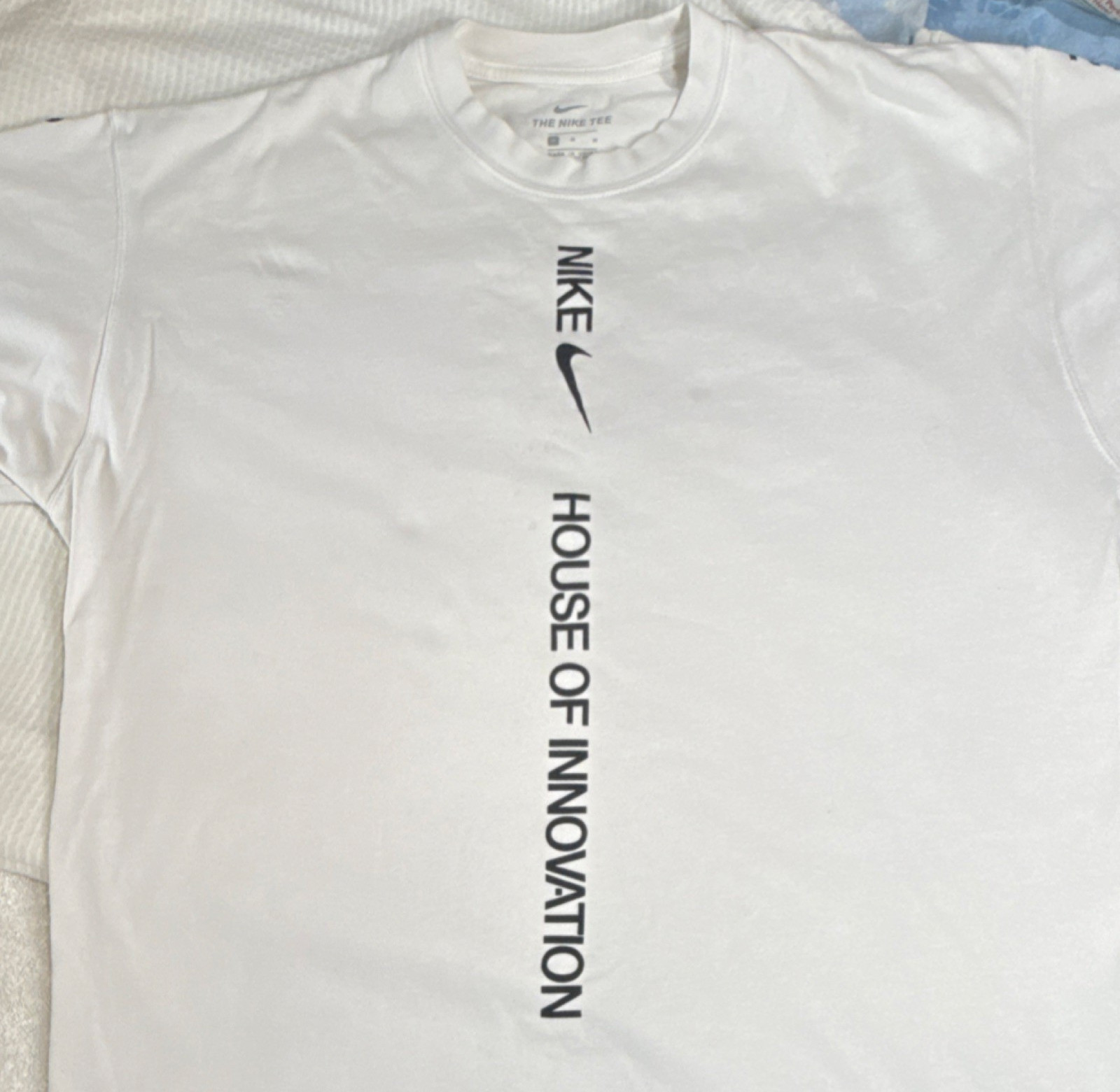 Nike The Nike Tee Men's White Graphic Logo T-Shirt Size M Short Sleeve Crew