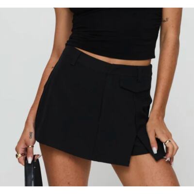 NWT Princess Polly DEUCE SPLIT SKORT BLACK size 2