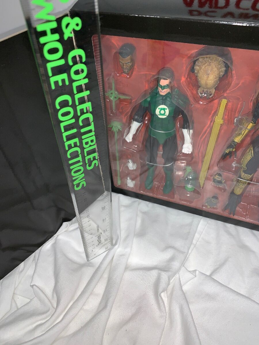 NECA NYCC Green Lantern Yellow Sinestro Predator 2 Pack DARK NECA NYCC Green Lantern Yellow Sinestro Predator 2 Pack DARK