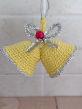 Coppia di campanelle all'uncinetto 