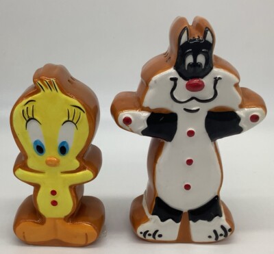 Warner Brothers Sylvester & Tweety Ginger Bread Salt & Pepper Shakers 1998