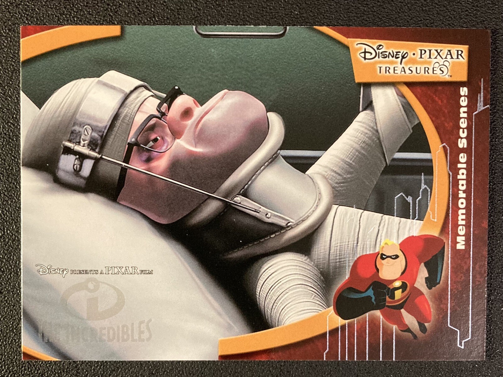 2004 UD Disney Pixar Treasures DPT-104 The Incredibles — MEMORABLE SCENES card