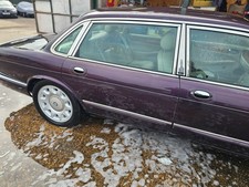 Damiler super 8 rear dors