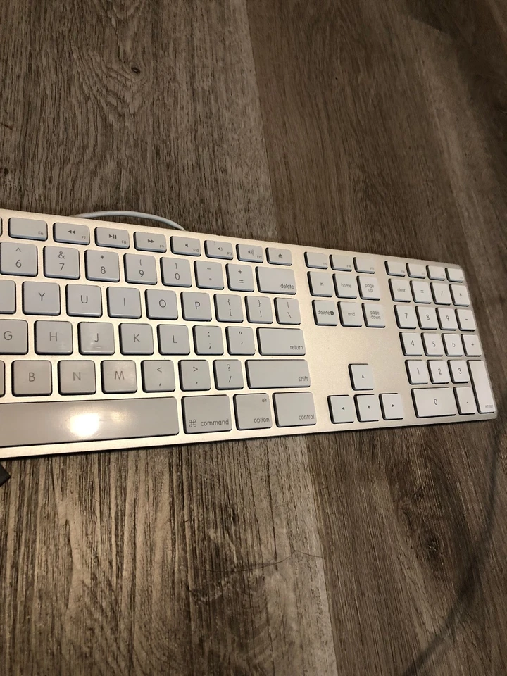 Genuine Apple A1243 Wired USB Keyboard for iMac Mac Mini Mac Pro w/Keypad Tested - Image 3 of 4