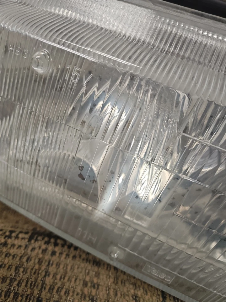 NUEVO OEM Valeo Saab 9000 Conjunto de lente de faro lateral izquierdo del conductor 9082892 Foto 4 de 4