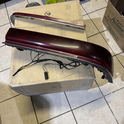 1991-1996 Buick Roadmaster Right RH Passenger Taillight LH Reflector.