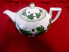 WEDGWOOD NAPOLEON IVY  GREEN LEAVE~ LARGE 2 1/4 PINT TEA POT  EXCELLENT
