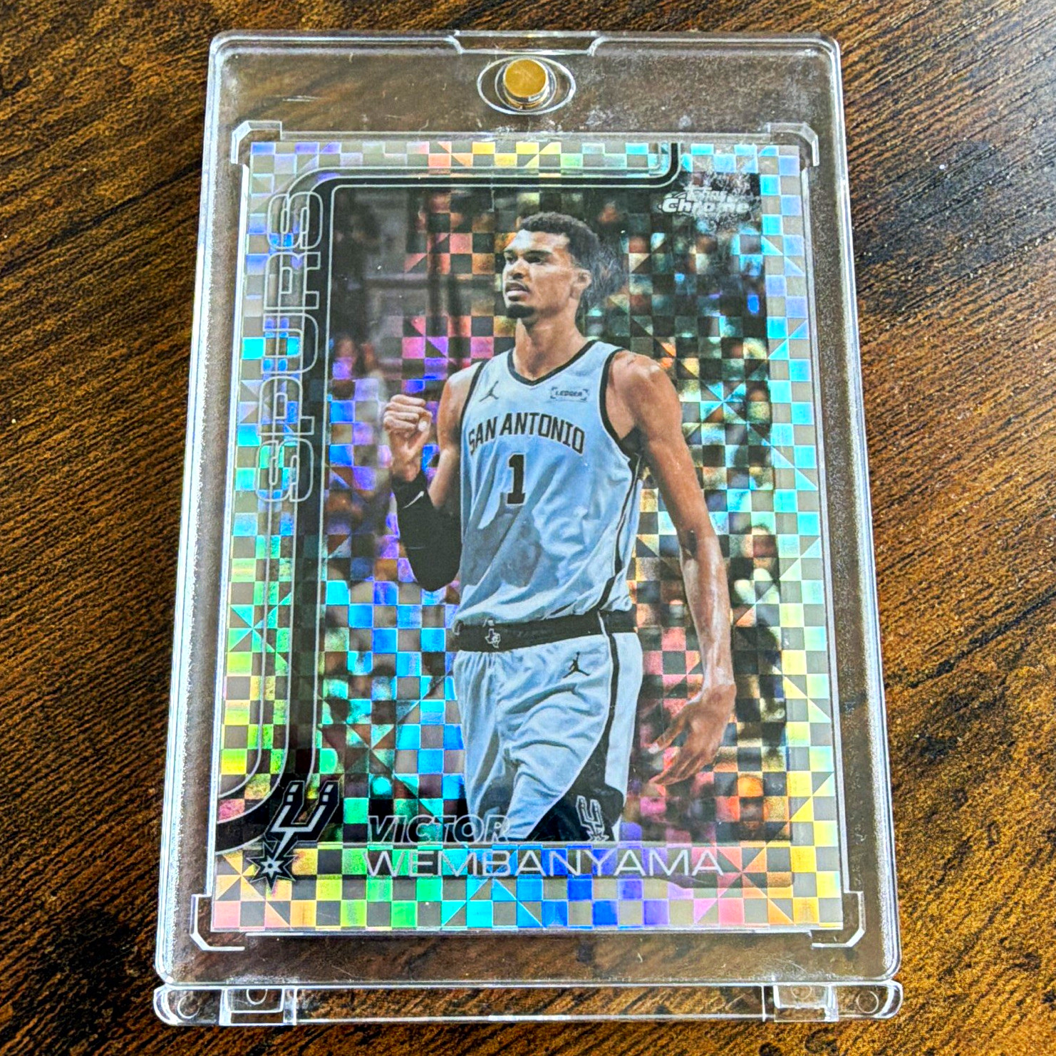 Topps Chrome 2025-26 Victor Wembanyama Rookie X-tractor #221 San Antonio Spurs 