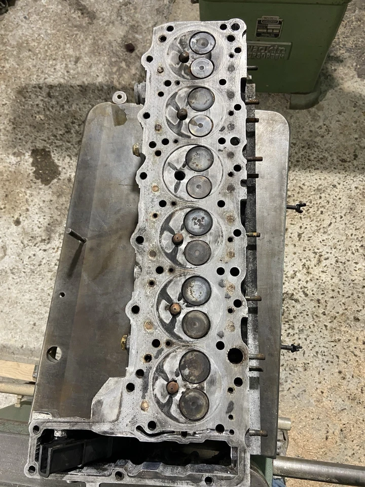 Conjunto de cabeça de cilindro diesel Mercedes-Benz W124 OM603 6030161601 - Imagem 2 de 4