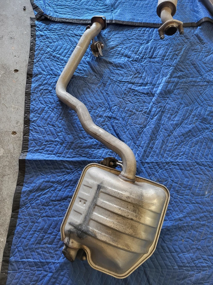 Глушитель и резонатор выхлопной системы 2015 Dodge Challenger с трубой 2016 б/у от оригинального производителя - Изображение 4 из 4