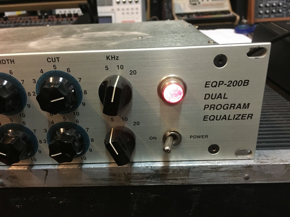『ねこSUMMIT AUDIO ( サミットオーディオ )EQP-200A SUMMIT AUDIO ( サミットオーディオ ) EQP-200B 送料無料