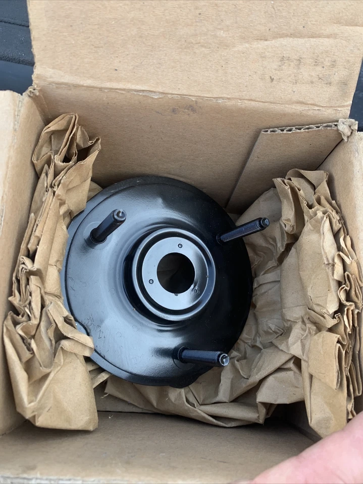 Soporte de montaje Motorcraft AD1059 8W7Z-18183-A Foto 2 de 3