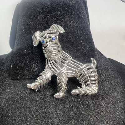 Vtg Gerry's Openwork Textured Silver Tone Terrier Dog Rhinestone Eye Brooch Pin