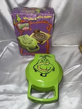 Vintage 2000 Whoville Waffle Maker 8” Swirl How Grinch Stole Christmas Dr Seuss 