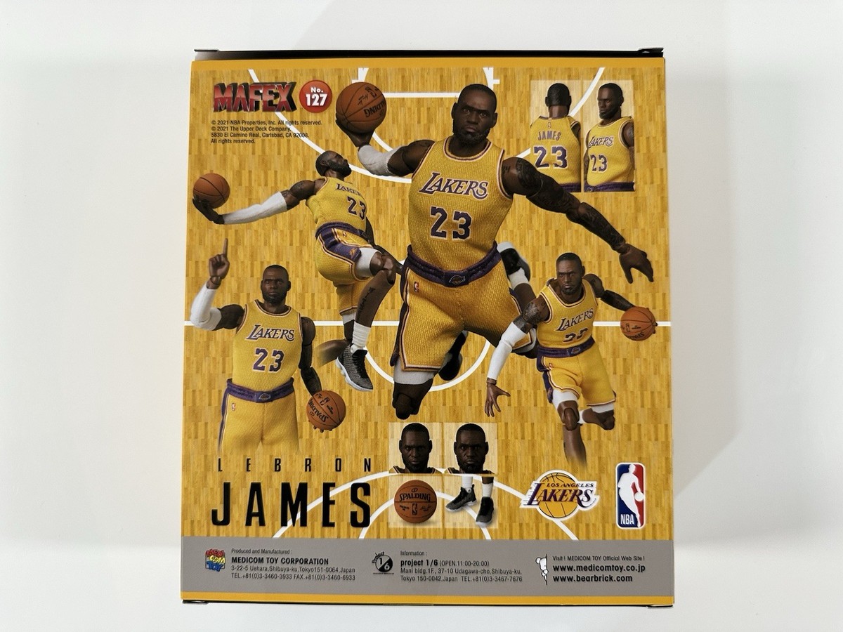 Medicom Toy MAFEX No.127 LeBron James Los Angeles Lakers Action