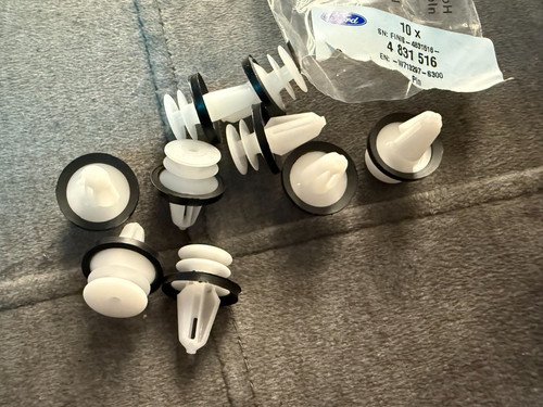 Clips  Klips Befestigung Tür 9x Ford Focus Fiesta Mondeo Tesla S X 4831516