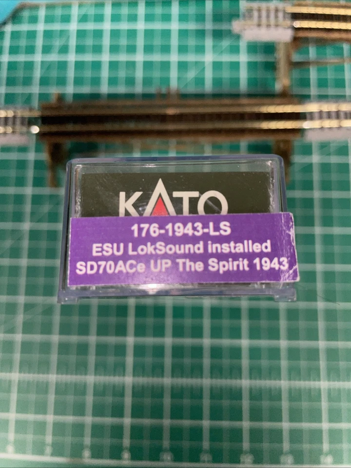 New! N-Scale 176-1943-LS SD70Ce UP Spirit 1943 $ 340.00 - Image 2 of 4