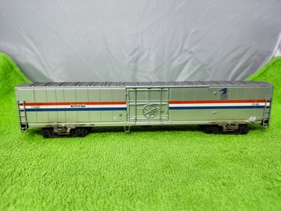 WALTHERS HO Scale 60' AMTRAK EXPRESS BOX CAR Phase 4 #1540 US Mail weathered