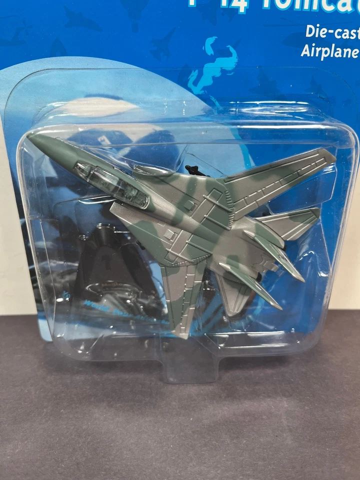 Avión de avión fundido a presión Maisto Discovery Kids F-14 TOMCAT 2000 Foto 2 de 4