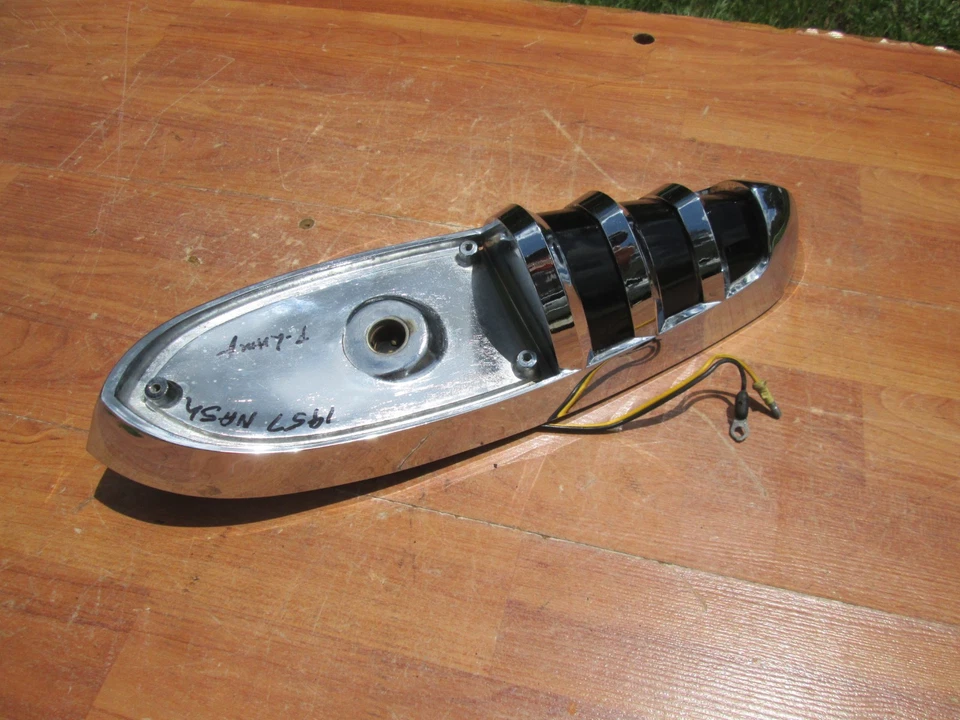 Nash Rambler 1957 luz de estacionamiento delantera izquierda intermitente bisel OEM N*O*S* G-1255LH Foto 4 de 4