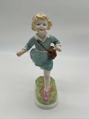 Vintage Royal Worcester  Thursday s Child Has Far To Go  Figurine #3522