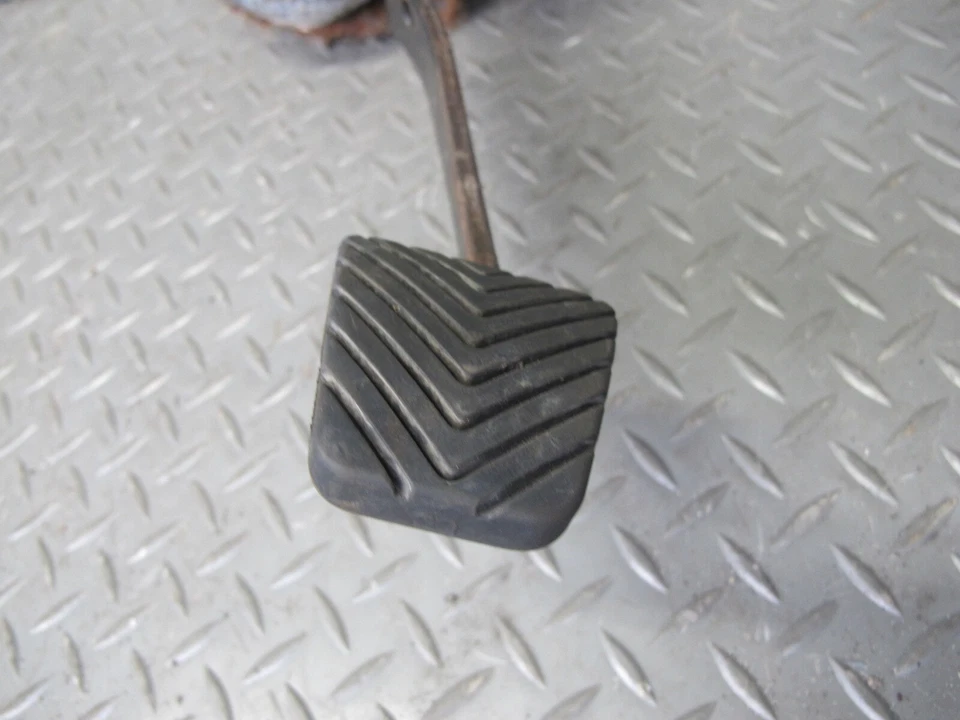 91-93 MITSUBISHI 3000GT VR4 M/T GAS ACCELERATION BRAKE CLUTCH PEDAL SET OEM Foto 4 de 4