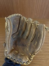 Wilson A2164 Leather Baseball Glove Jim Catfish Hunter Autograph Model RH Throw