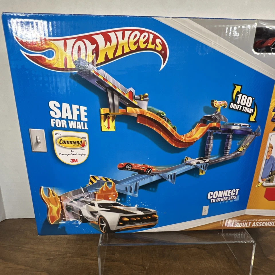 Mattel Hot Wheels 2010 Wall Tracks Drift Rally Spinout Set With Car HTF - Image 2 of 4