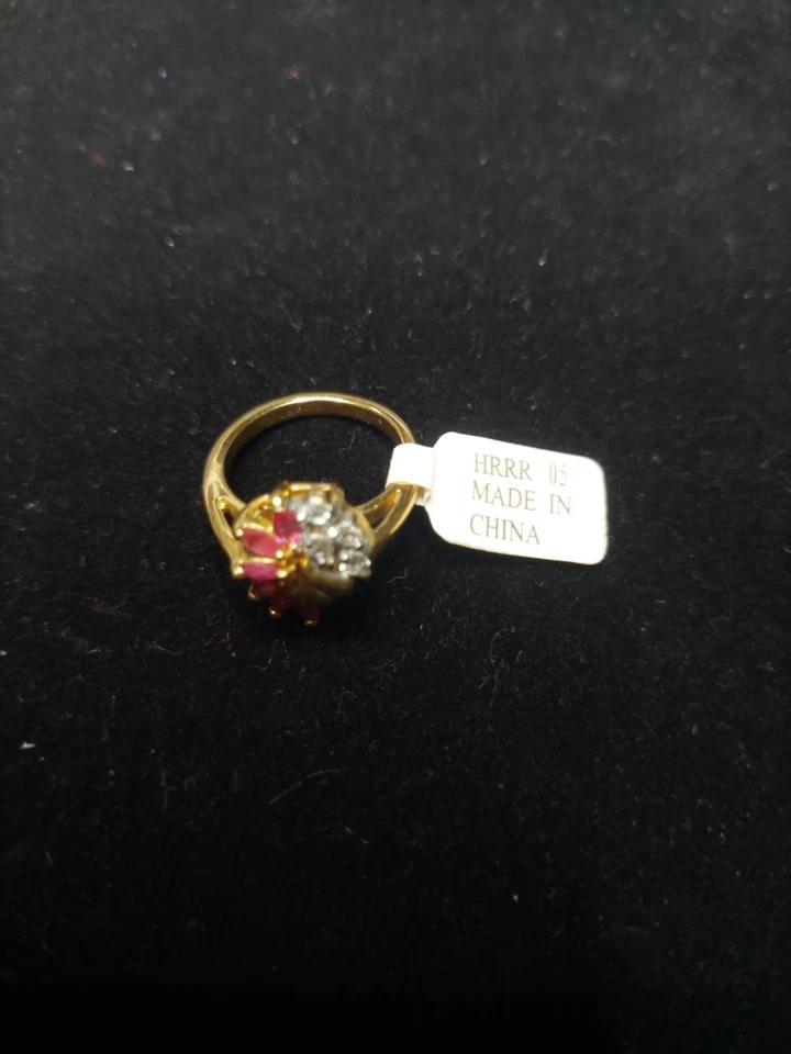 Anillo de cóctel rubí rosa genuino de alta gama en tono dorado con detalles de circonita talla 5 Foto 4 de 4