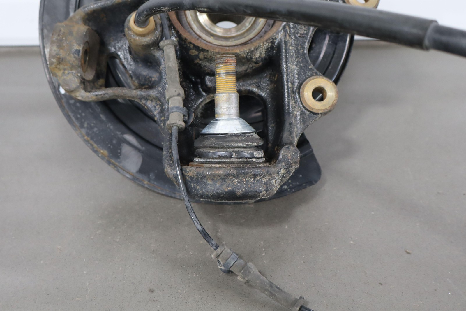 12-15 Jeep Grand Cherokee SRT8 Left Rear Suspension Knuckle Arms Spindle OEM LH