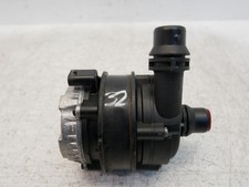 Pompe à eau Mercedes 250