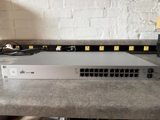 Ubiquiti Networks UniFi (US24250W) 24 Port Rack Mountable Ethernet Switches