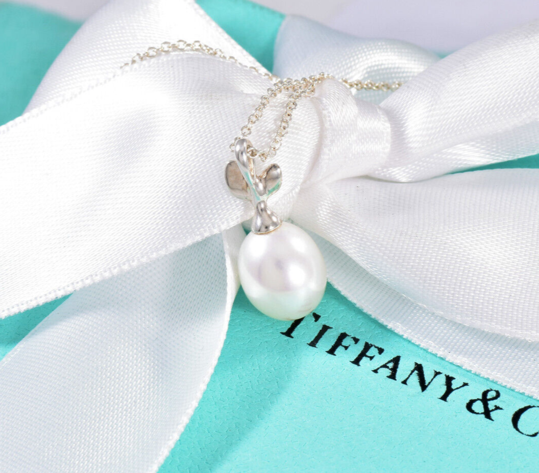 Tiffany & Co Silver Paloma Picasso Pearl Olive Leaf Pendant 16