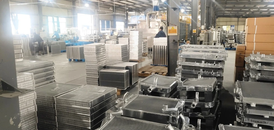 4-Row Aluminum Radiator 1981-1986 Chevy/GMC C/K K10 K20 K30 K1500 K2500 K3500 - Image 4 of 4