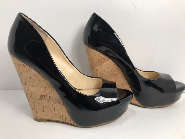 jessica simpson black wedge pumps