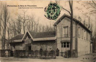 CPA AK VINCENNES Pyramides Café-Restaurant de la Cartoucherie (672195)