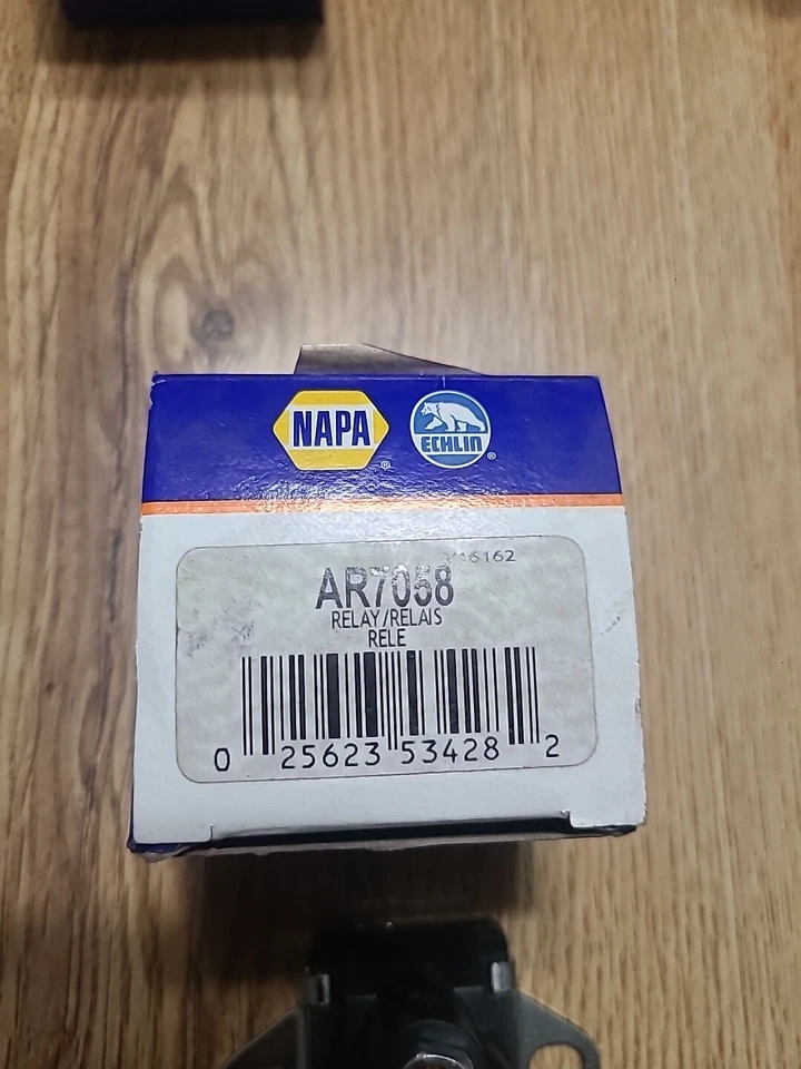Relé de bomba de aire NAPA ECHLIN AR7058, se adapta a Dodge Ram 2500 HD 2003-2005, 3500 HD  Foto 4 de 4