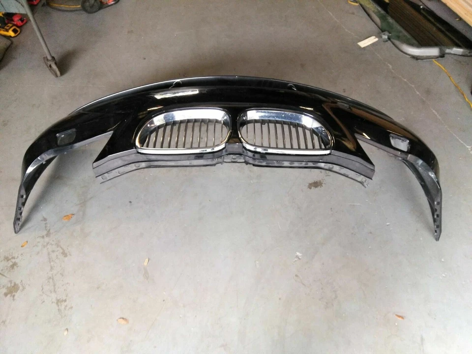 BMW 530i 2003-10 Front Bumper Cover w Kidney Grilles USED OEM PN: 51117111739 * - Image 2 of 4