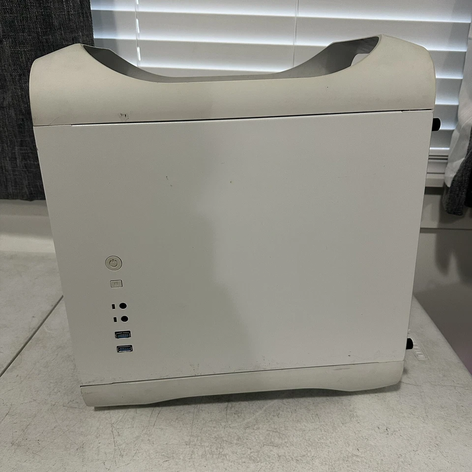 BitFenix BFC-PRO-300 Prodigy Mini-ITX Cube Case - Arctic White USED - Image 3 of 4