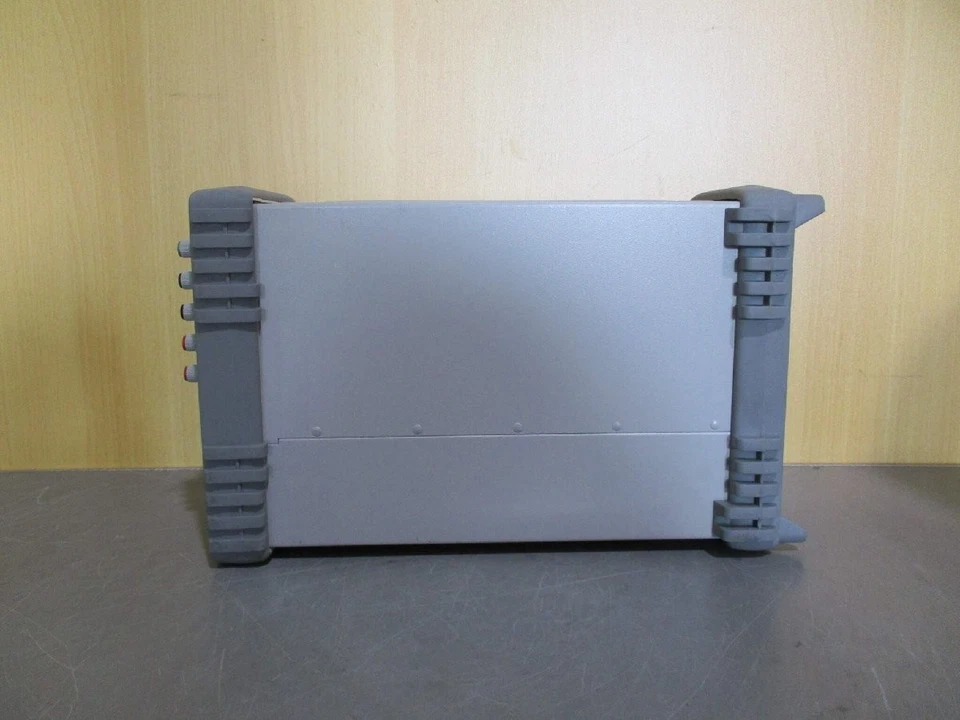 Keysight E3633A DC Power Supply 0-8V/20A 0-20V/10A Tested Very Good from Japan - Image 3 of 4