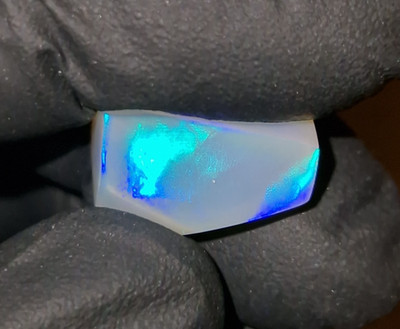 12,3 kt natürlicher geometrischer Schliff äthiopischer Welo Opal Edelstein Neon Flash Feuer