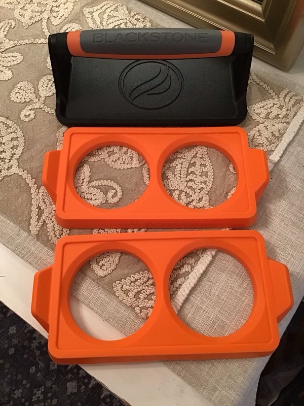 New BLACKSTONE Pro Series Cast Iron Griddle Press & Silicone Egg Rings