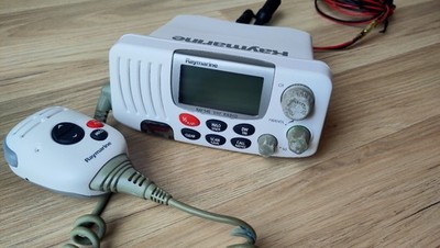 Raymarine RAY 54E VHF-Seefunkgerät mit DSC