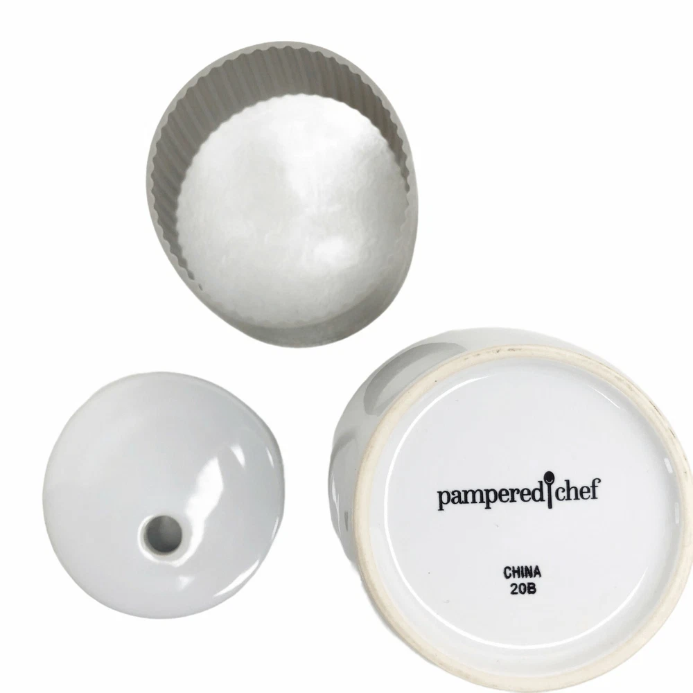 Pampered Chef Ceramic Egg Cooker 1529 White Microwave Cooking Kitchen Gadget Pampered Chef Ceramic Egg Cooker 1529 White Microwave Cooking Kitchen Gadget