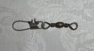 Vintage Fishing Swivel and Clip