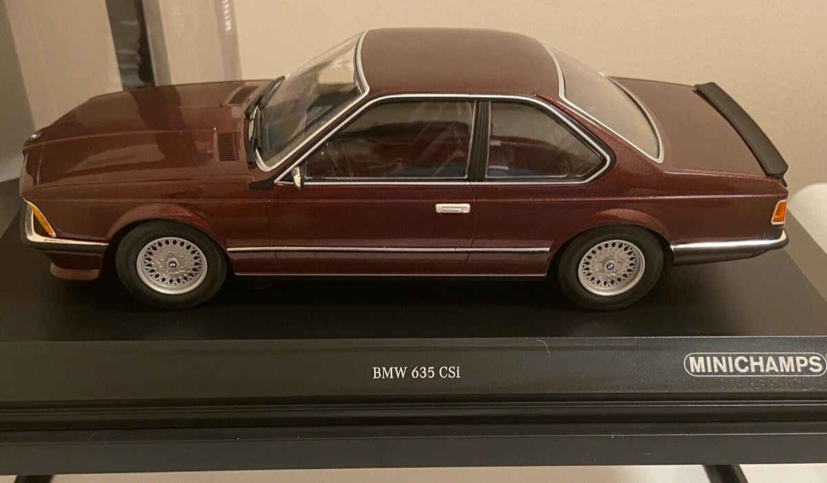 MINICHAMPS 1/18 BMW 635csi レッド
