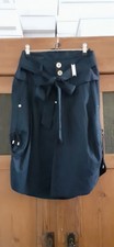 Bezaubernder Rock von High Use in Größe 34 in dunkelblau. Neu