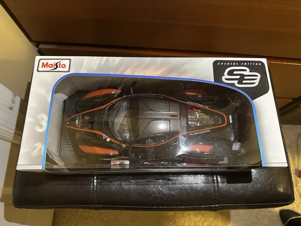 Ferrari FXXK Nº 5 - Negro Escala 1/18 Maisto Edición Especial Diecast '''Nuevo''' Foto 2 de 4