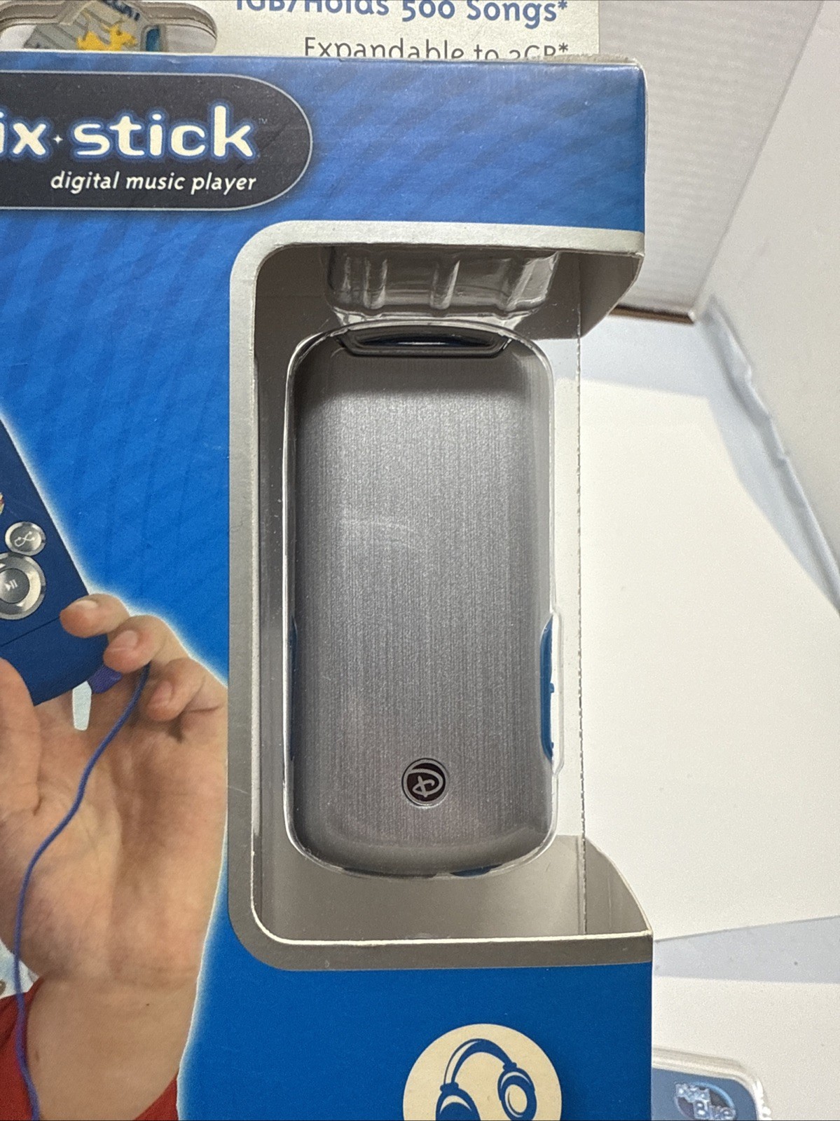 Disney Mix Stick Digital Music MP3 WMA Player 2008 Holds 500 song 1GB NEW Blue