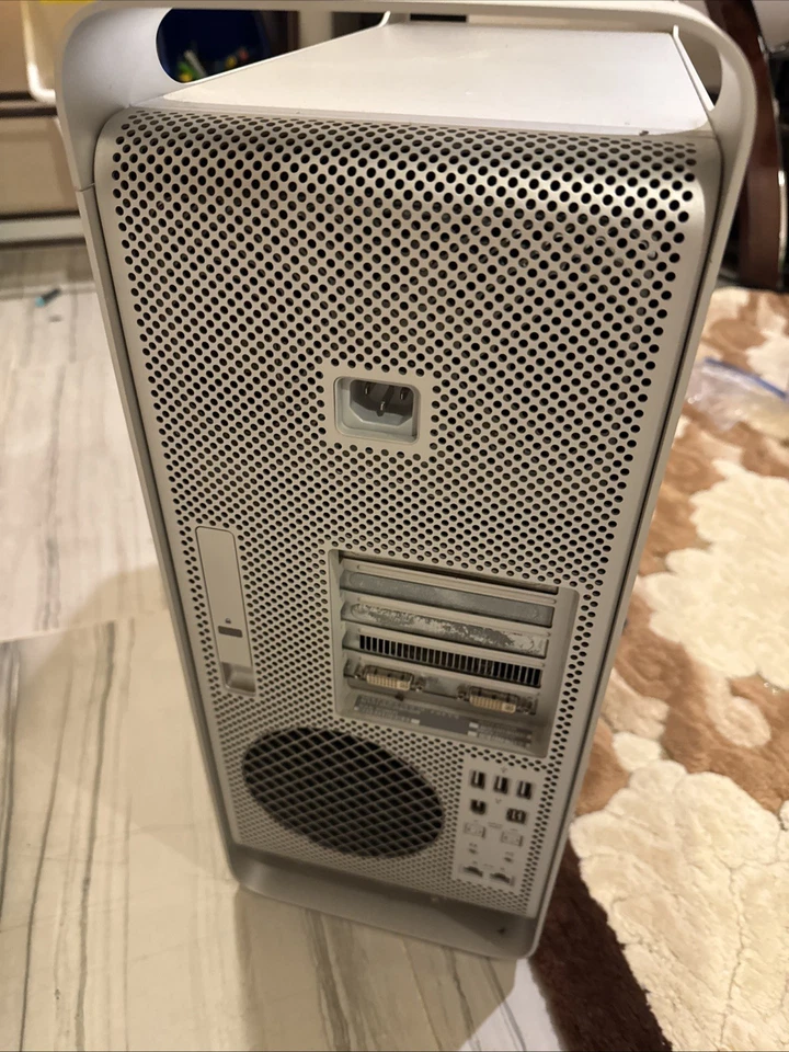 Apple MacPro Quad Core 2 x 2.66 ghz dual-core Intel Xeon 12 GB Memory + Boots Up - Image 3 of 4